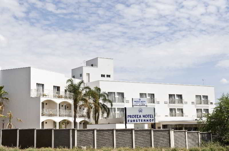 Protea Hotel By Marriott Windhoek Furstenhof Zewnętrze zdjęcie