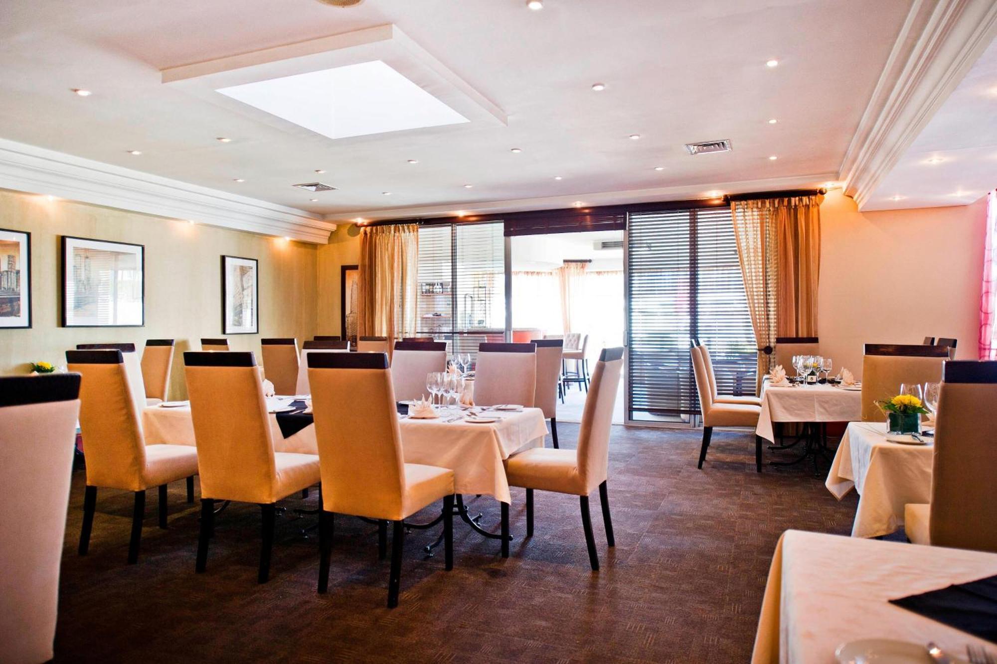 Protea Hotel By Marriott Windhoek Furstenhof Zewnętrze zdjęcie